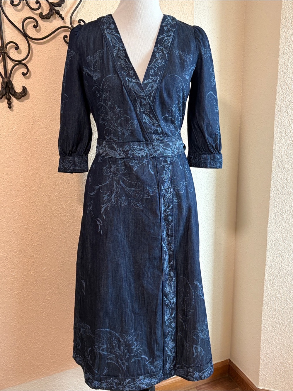 White House Black Market Navy Floral Wrap-Style Midi Dress Sz 00